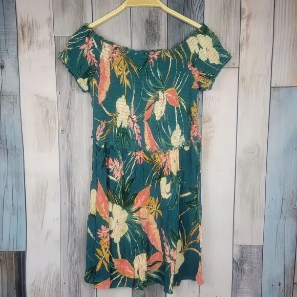 Patrons Off Peace Smocked Off Shoulder Dress Green Floral Size Medium - Picture 8 of 8